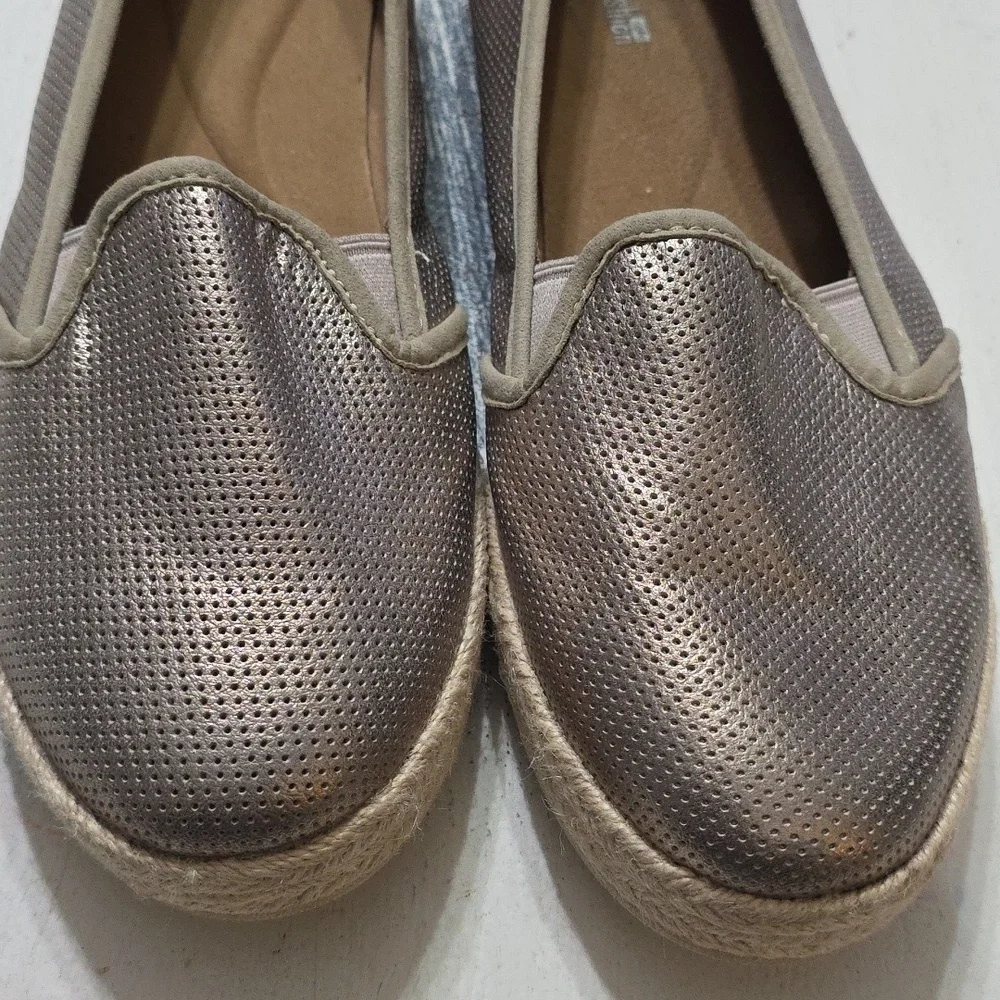 Clarks Women's Goldish Metallic Espadrille Slip-Ons Cushioned‎ Size 12 GUC